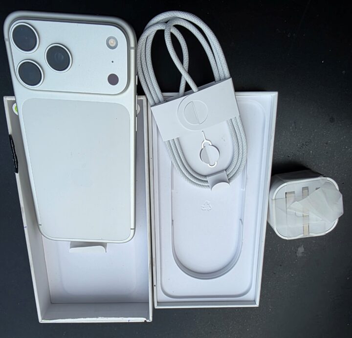 iPhone 17 Pro Max Unboxing